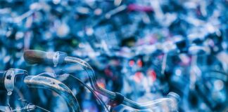 Jak trzymać kierownice baranek?