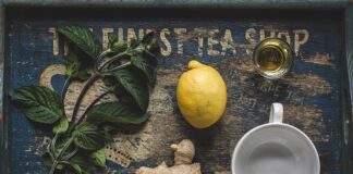 Co pszczoły robią miód?